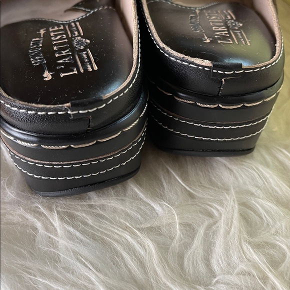 L'Artiste by Spring Step Aneria clogs in black leather. - Picture 8 of 12